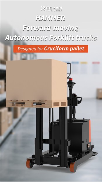 Forklift designed to handle cruciform pallet structure