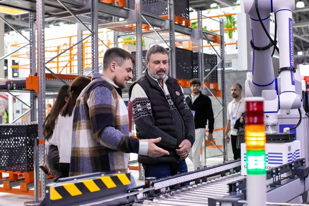 Reeman Mini Autonomous Forklift in warehouse operation